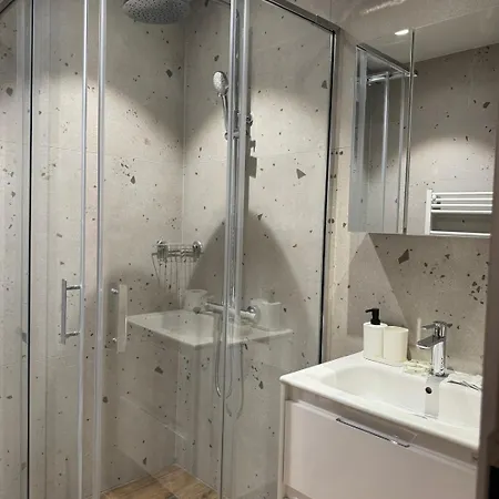 Luxury Brand New Md 2 In Center Апартаменти