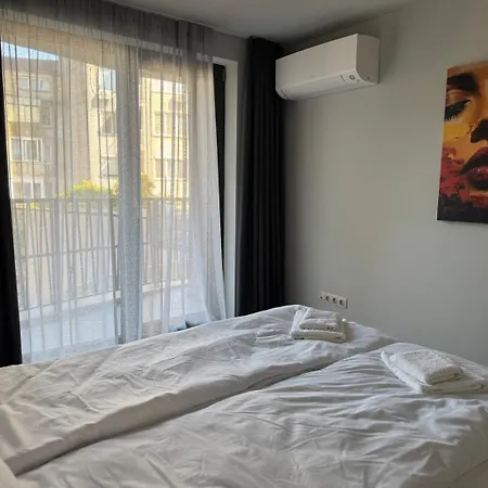 Luxury Brand New Md 2 In Center Апартаменти