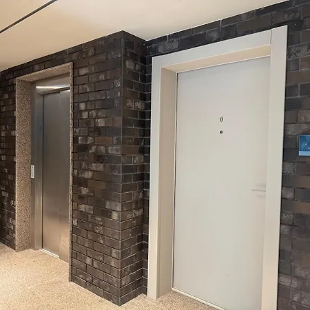 Luxury Brand New Md 2 In Center Апартаменти